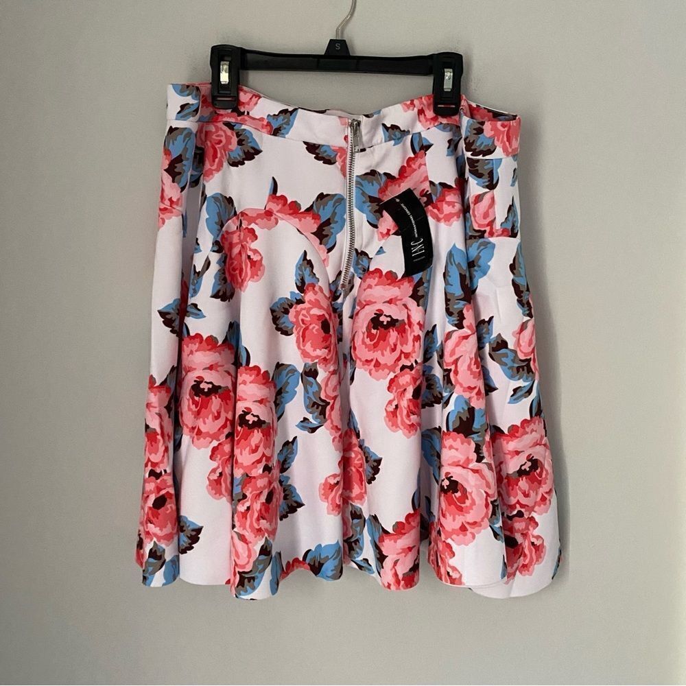 NWT INC International Concepts Floral ALine Skirt in White with Coral Pink Roses - Picture 2 of 3